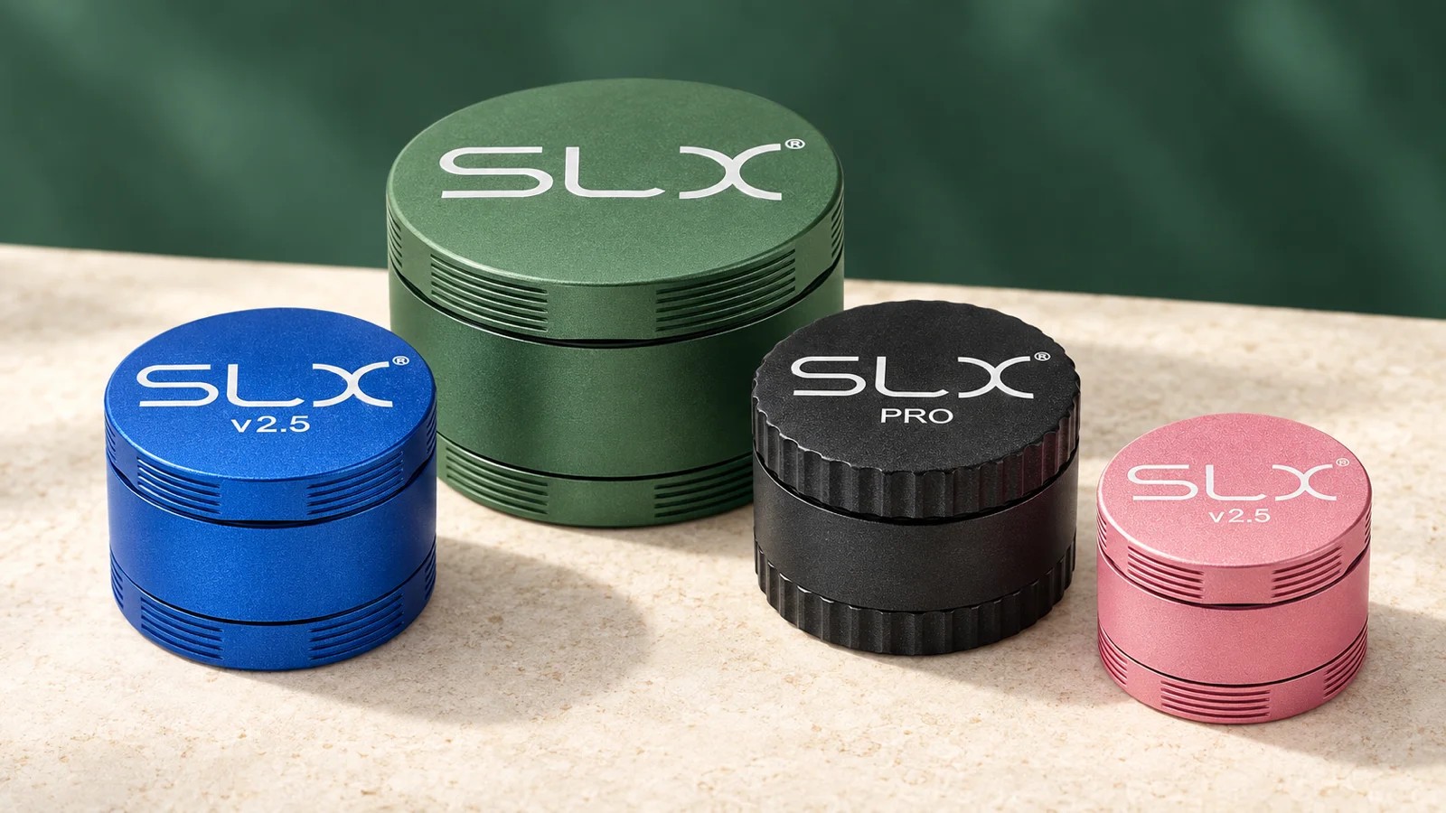 SLX Grinder ที่บดเคลือบกันติด รุ่น v2.5, Pro และ BFG 88mm วางเรียงกัน